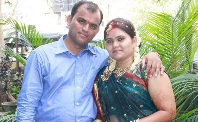 Pune Executive Kills Wife For Oversharing On Social Media, Hangs Himself - NDTV