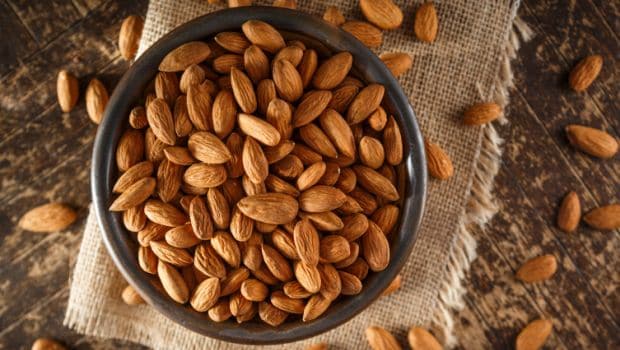 Why Diabetics Should Munch on Almonds for the Sake of Their Heart