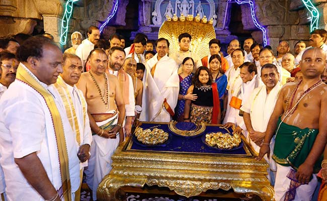 As KCR Gifts Gold To Gods, Crackdown On Jobs Protest In Hyderabad - NDTV