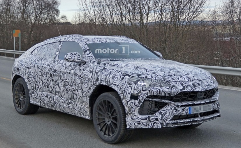 lamborghini urus spied