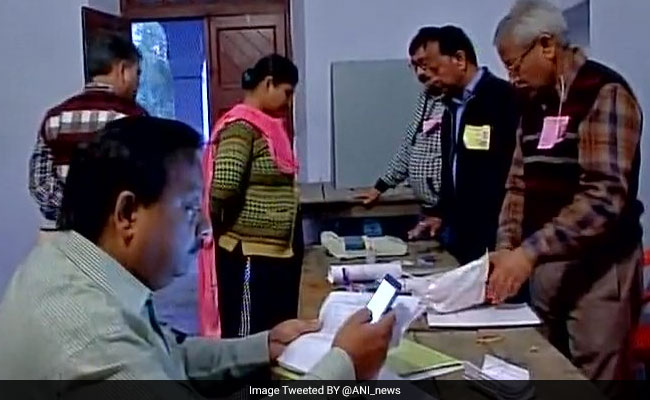UP Election 2017 Live: 24 Per Cent Voting Recorded Till 11 AM In Phase-3