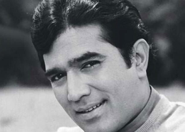 Bollywood prays for Rajesh Khanna&#39;s departed soul - rajesh-khanna-prayer