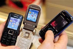 More smartphone users in India access Internet than in America