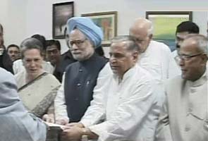 Pranab Mukherjee files nomination papers for Presidential elections