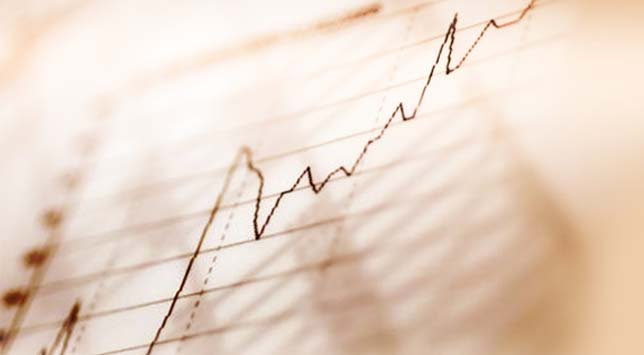 Profit Top 10: Q1 earnings to be lacklustre; Renault Duster launched in India IMF managing director Christine Lagarde gives a speech at a special forum preceding in Tokyo.
