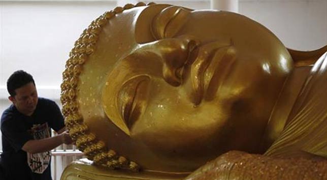 Thailand: land of smiles or a tourist trap? Anand Shimpi (Image courtesy: theverge.com)