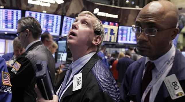 S&P hits 1,400 on hope for central bank action A Dreamliner in Air India colours at an airport in Washington