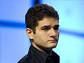 Facebook co-founder Dustin Moskovitz sells another 450,000 shares