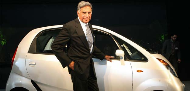 Ratan Tata Visits Taj Hotel In Nano Without Bodyguards; Video Goes Viral