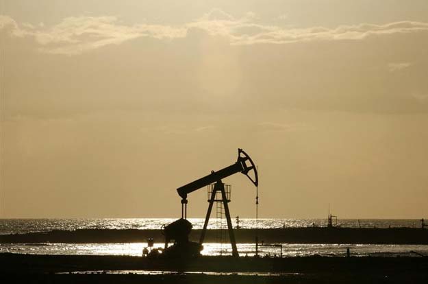 Brent Falls Towards $78 as Japan Enters Recession