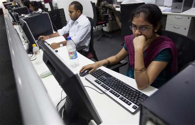 Software services exports up 37 per cent at Rs 3.41 lakh crore in FY13: RBI
