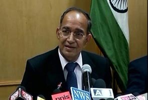 सोनिया गांधी की इमाम बुखारी के साथ बैठक के खिलाफ शिकायत आने पर लेंगे संज्ञान : वीएस संपत सोनिया गांधी की इमाम बुखारी के साथ बैठक के खिलाफ शिकायत आने पर लेंगे संज्ञान : वीएस संपत