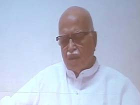रमन सरकार दूसरे राज्यों के लिए आदर्श : आडवाणी