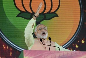 चुनाव आयोग ने नरेंद्र मोदी को 'खूनी पंजा' वाली टिप्पणी पर भेजा नोटिस चुनाव आयोग ने नरेंद्र मोदी को 'खूनी पंजा' वाली टिप्पणी पर भेजा नोटिस