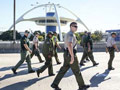 लॉस एंजिलिस हवाई अड्डे पर गोलीबारी, एक सुरक्षा अधिकारी की मौत