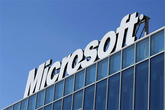 Two Microsoft executives to leave company: report