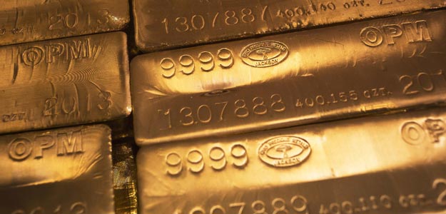 Gold falls by Rs 160 on sluggish demand, weak global cues