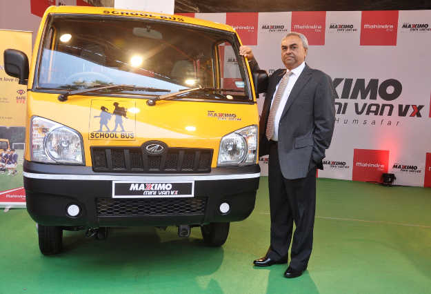 Mahindra Launches the Maxximo Mini Van with SafeEye Technology