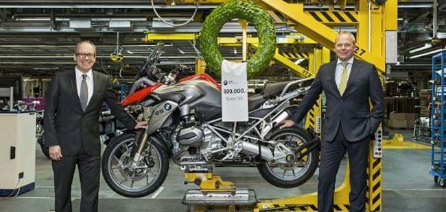 BMW Berlin plant manufactures 500,000th BMW GS motorcycle with boxer engine