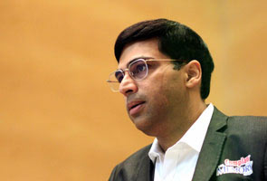 कार्लसन के लिए नई रणनीति तैयार कर रहे हैं विश्वनाथन आनंद