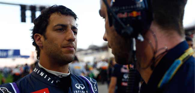 2014 F1 Chinese Grand Prix: Ricciardo goes fastest in a wet FP3