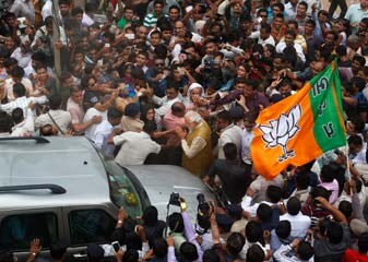 चुनाव परिणाम 2014 : बीजेपी की ऐतिहासिक जीत, अपने बूते हासिल करेगी बहुमत चुनाव परिणाम 2014 : बीजेपी की ऐतिहासिक जीत, अपने बूते हासिल करेगी बहुमत