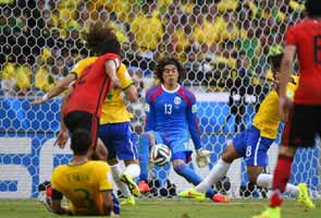 फीफा वर्ल्डकप : गोलकीपर ओचोवा चमके, मैक्सिको ने ब्राजील को गोल रहित ड्रॉ पर रोका