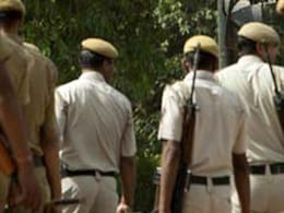 दिल्ली : पत्नी को मारीं गोलियां और खुद ले गया अस्पताल दिल्ली : पत्नी को मारीं गोलियां और खुद ले गया अस्पताल