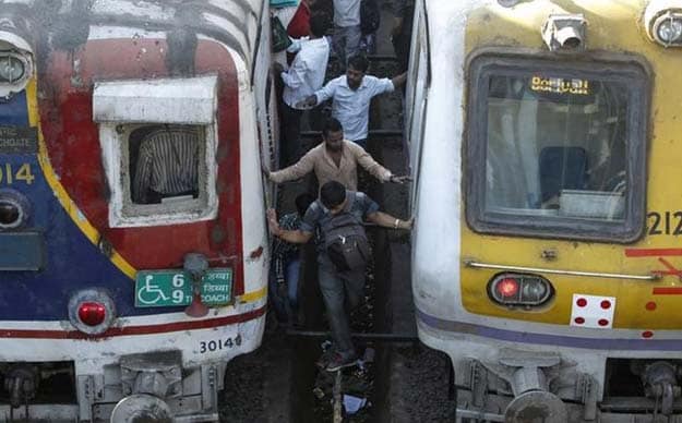 Railways to Borrow Rs 11,790 Crore for Capital Expenditure in 2014-15 Railways to Borrow Rs 11,790 Crore for Capital Expenditure in 2014-15