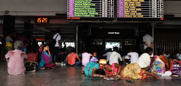 Railway Budget 2014: Number of AC First Class, Chair Car Passengers Dropped in FY14