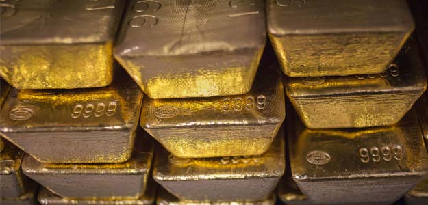 Gold Around Two-week High as Shares Drop on Japan Recession