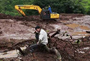 पुणे भूस्खलन : मरने वालों की तादाद 77 हुई, मलबे में फंसे लोगों के जीवित बचने की उम्मीद कम