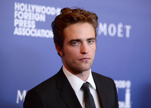 Robert Pattinson Dating Singer FKA Twigs?