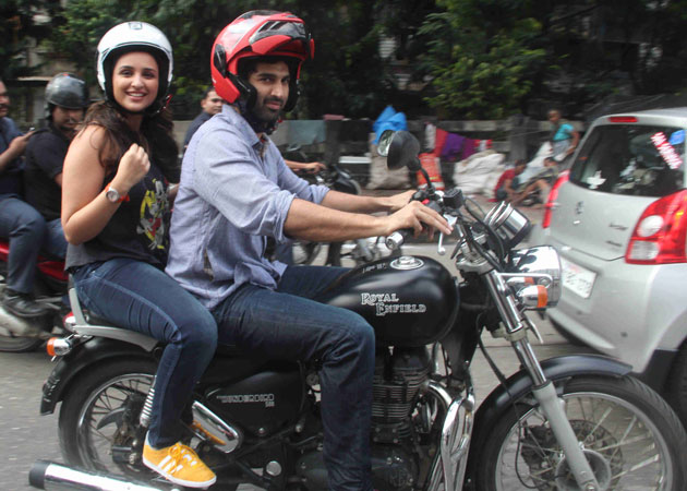 <i>Daawat</i> on Wheels: Aditya Roy Kapur, Parineeti Chopra and a <i>Game of</i> Bikes