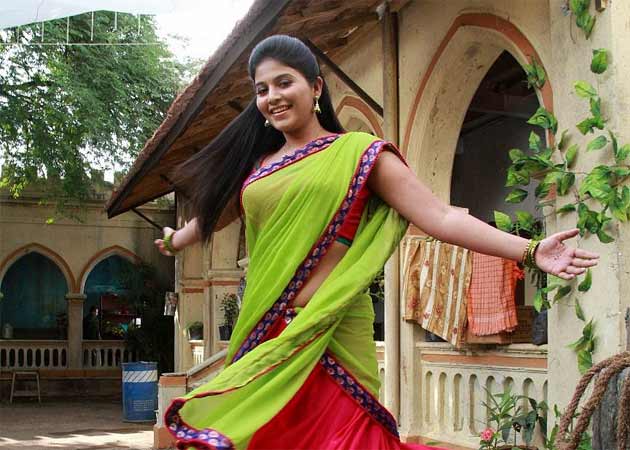 Anjali is 'Not' Getting Married, Focussed on Career