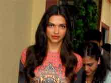 Deepika Padukone Should Consider it a Compliment: 'Defence' of Cleavage Tweet