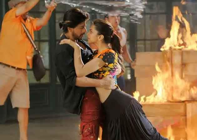 Deepika Padukone's Manwa Laage in Shah Rukh Khan's Greatest Hits