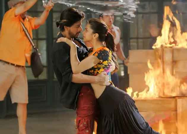 Deepika Padukone's <i>Manwa Laage</i> in Shah Rukh Khan's Greatest Hits