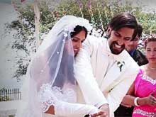 <i>Dil Hai Ki Manta Nahin</i> to <i>Finding Fanny</i>: 10 Funny Bollywood Weddings