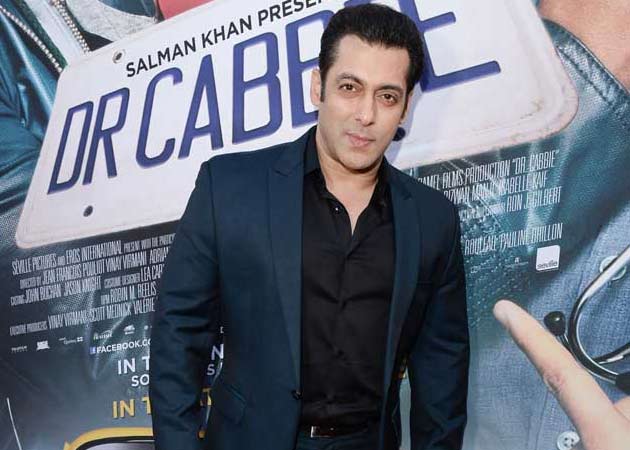 Salman Khan Snubs Hrithik's Bang Bang Dare. No Qubool