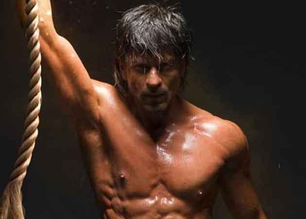 <i>50 Shades of</i> Fantastic: Shah Rukh Khan's New Body Proves Impossible is Nothing