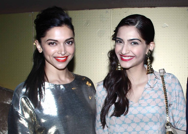 Sonam Kapoor Feels Bad For Deepika Padukone Says Actresses Are