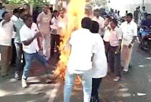 जयललिता पर अदालती फैसले के बाद तमिलनाडु में तनाव, तोड़फोड़