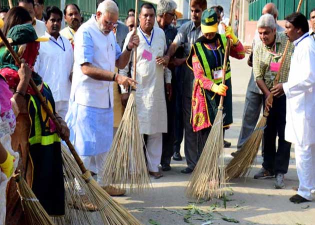 Clean India Campaign Gets Bollywood's Support