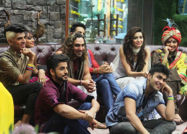 <i>Bigg Boss</i> Contestants Celebrate Diwali With <i>Gutthi</i>, <i>Palak</i>