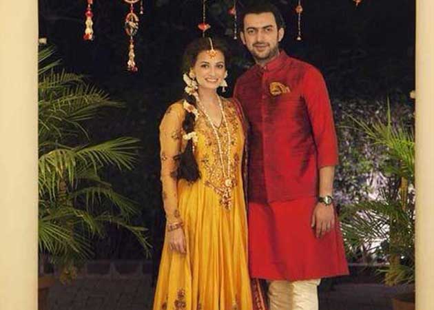 Dia Mirza's Wedding Festivities Start With Her Mehendi Ceremony