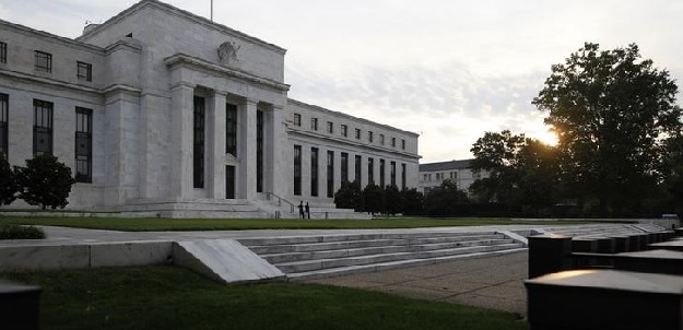 Fed Officials Flag December, See Smooth Rates Liftoff