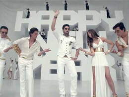 <i>Team Happy New Year</i>'s <i>Sharabi</i> Tribute to Amitabh Bachchan, Jeetendra, Dharmendra <i>Team Happy New Year</i>'s <i>Sharabi</i> Tribute to Amitabh Bachchan, Jeetendra, Dharmendra