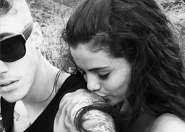 The Justin Bieber, Selena Gomez Photo That May Speak a 1,000 Words