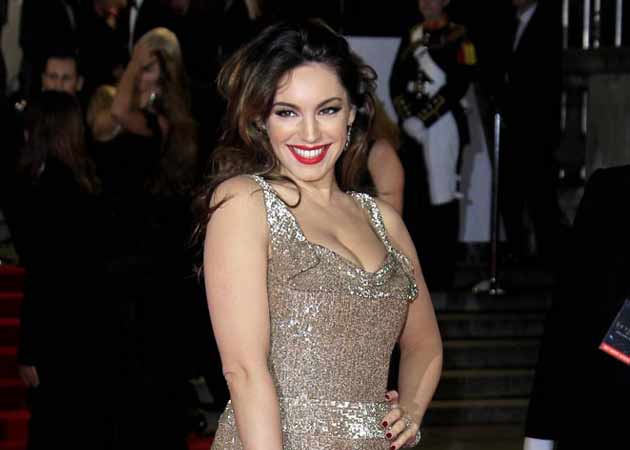 Kelly Brook, Latest Victim of Nude Photo Leak